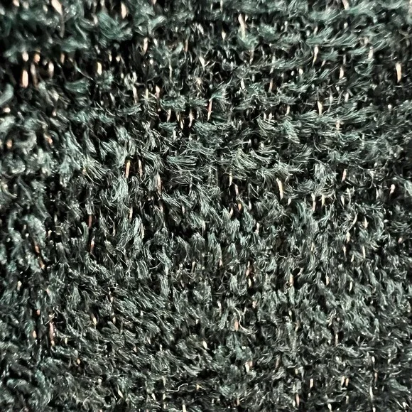 Maurices Women's Green Metallic Crochet trim Long sleeve Top Medium NWOT - Picture 3 of 9